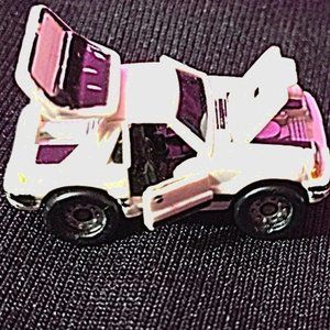 1988 Galoob Deluxe White Ford Mustang